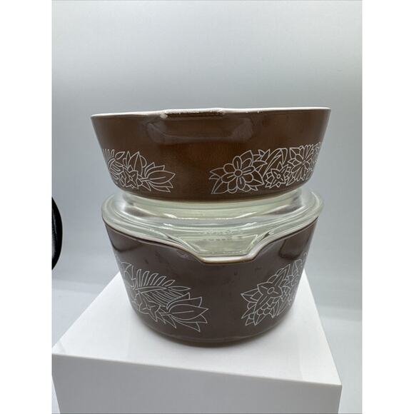 Vintage Pyrex (2) Set Woodland Casserole Dishes 473 B & 471 B With 1 Lid - Picture 3 of 12